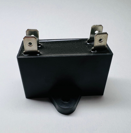 Конденсатор 4 мкф (квадрат) 450V