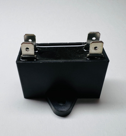 Конденсатор 3,5 мкф  (квадрат) 450V