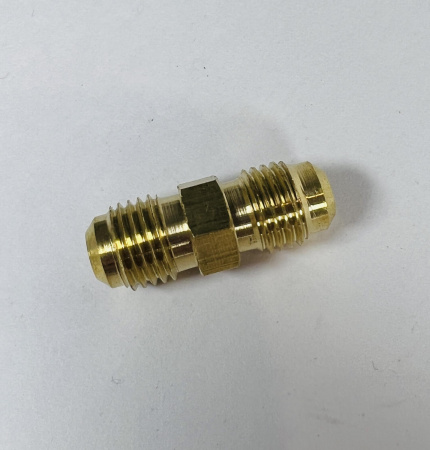 Переходник 1/4"M X 1/4"M SAE