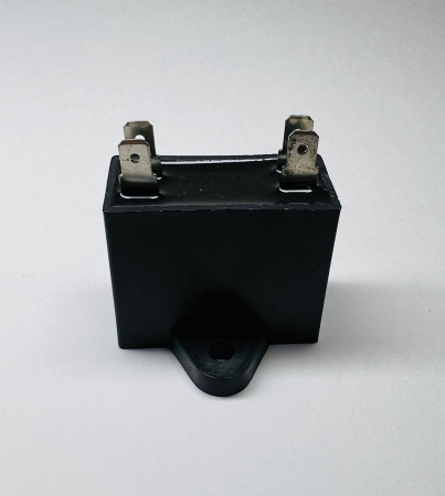 Конденсатор 2,5 мкф  (квадрат) 450V